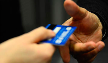 Pago mediante tarjeta de débito Pago mediante tarjeta de débito