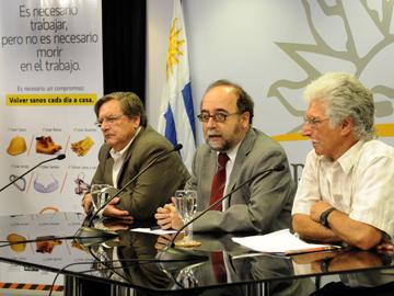 Loustanau, Oteghi y Rodríguez en la sala de prensa de la Torre Ejecutiva Loustanau, Oteghi y Rodríguez en la sala de prensa de la Torre Ejecutiva