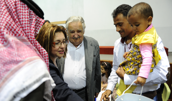 El Presidente José Mujica recibe a refugiados sirios