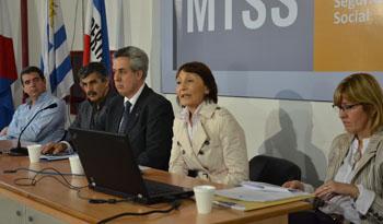 Autoridades en seminario sobre seguridad alimentaria en el Ministerio de Trabajo