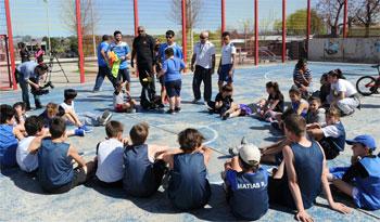 Jornada de convivencia de niños y jóvenes del Club Malvín y del barrio Casavalle Jornada de convivencia de niños y jóvenes del Club Malvín y del barrio Casavalle