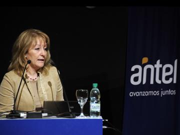 Presidenta de Antel, Carolina Cosse Presidenta de Antel, Carolina Cosse