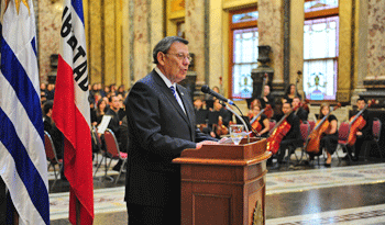 Canciller Rodolfo Nin Novoa en el acto por el 187.° aniversario de la Jura de la Constitución Canciller Rodolfo Nin Novoa en el acto por el 187.° aniversario de la Jura de la Constitución
