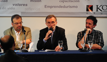 El director general del Consejo de Educación Inicial y Primaria, Héctor Florit, explica los alcances del programa "Nos cuidamos" El director general del Consejo de Educación Inicial y Primaria, Héctor Florit, explica los alcances del programa "Nos cuidamos"