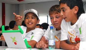Escolares con máquinas del Plan Ceibal Escolares con máquinas del Plan Ceibal