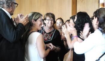 Ministra Marina Arismendi junto a funcionarios del MIDES Ministra Marina Arismendi junto a funcionarios del MIDES