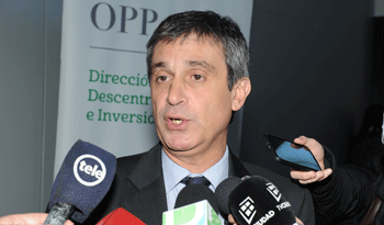 Director de OPP, Álvaro García, en declaraciones e la prensa
