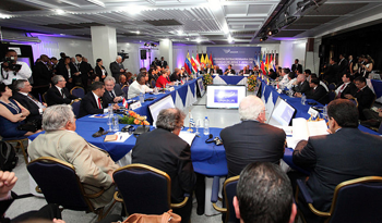Plenario de la Cumbre de la Unasur Plenario de la Cumbre de la Unasur