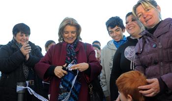 Ministra Eneida de León en inauguración de complejo de viviendas en Paso Carrasco Ministra Eneida de León en inauguración de complejo de viviendas en Paso Carrasco