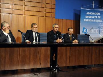 Autoridades en IV Jornadas Internacionales de Energía Eólica Autoridades en IV Jornadas Internacionales de Energía Eólica
