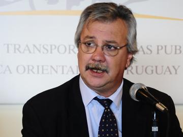 Enrique Pintado, ministro de Transporte y Obras Públicas Enrique Pintado, ministro de Transporte y Obras Públicas