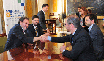 Chediak, Roballo y autoridades en firma de memorando Chediak, Roballo y autoridades en firma de memorando