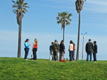Gente paseando Gente paseando