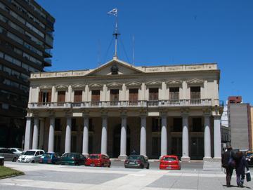 Fachada del Edificio José Artigas Fachada del Edificio José Artigas