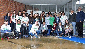 Alumnos del liceo Idea Vilariño