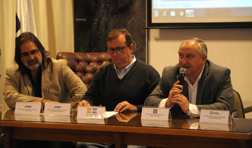 Autoridades nacionales y municipales en conferencia de prensa Autoridades nacionales y municipales en conferencia de prensa