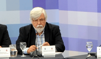 Eol ministro del Interior, Eduardo Bonomi, presente en el Consejo de Minsitros abierto de Flores