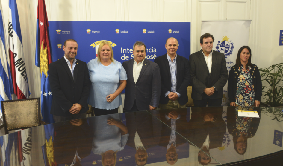Lozano, Bentaberri y otras autoridades