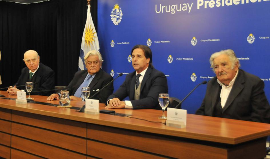 Presidente Luis Lacalle Pou junto a los expresidentes Julio María Sanguinetti, Luis Alberto Lacalle Herrera y José Mujica Presidente Luis Lacalle Pou junto a los expresidentes Julio María Sanguinetti, Luis Alberto Lacalle Herrera y José Mujica