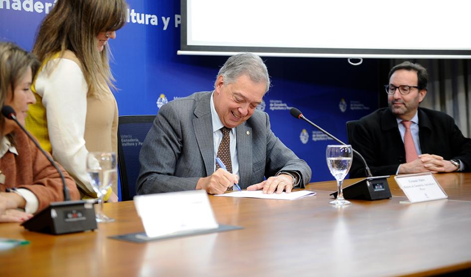 Autoridades del MGAP y BID