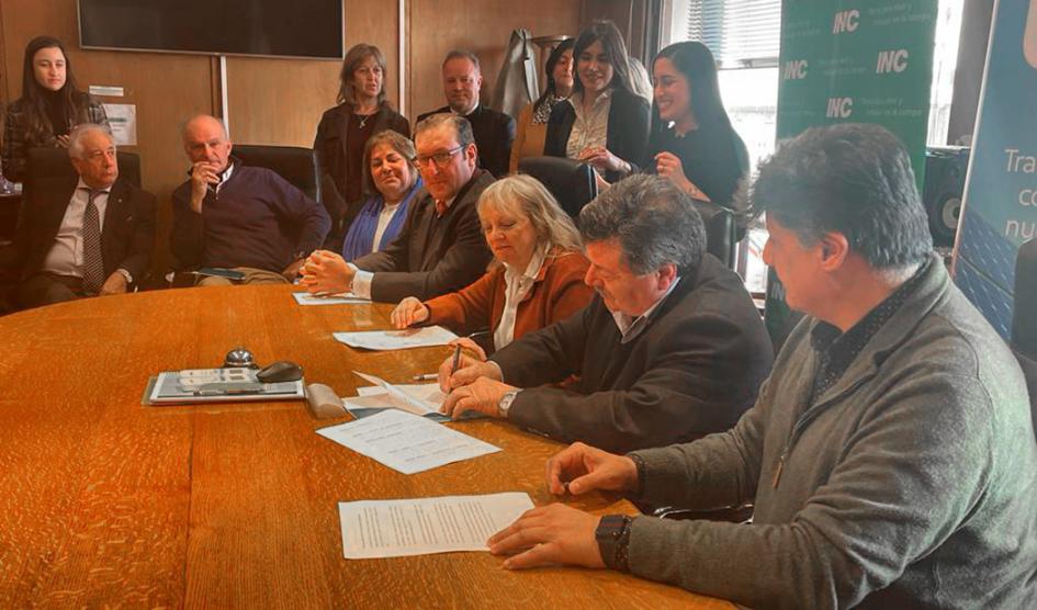 Firma de UTE e INC