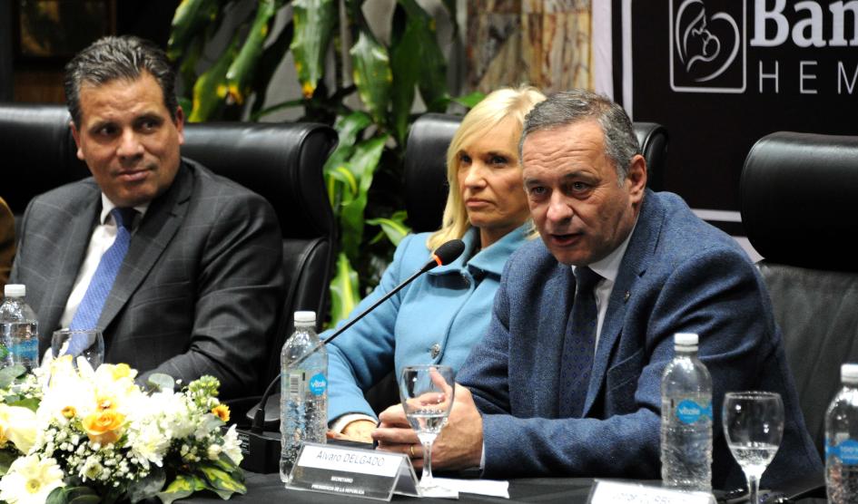Delgado y Argimón presentan banco de leche regional