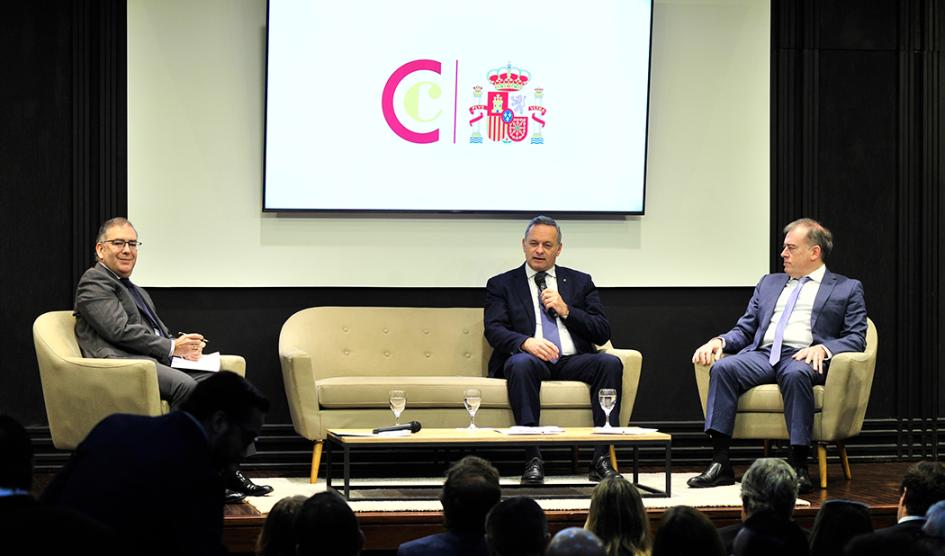 Delgado en Cámara Española de Comercio, Industria y Navegación de Uruguay