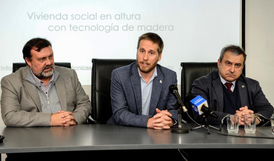 Presentación del primer edificio en madera