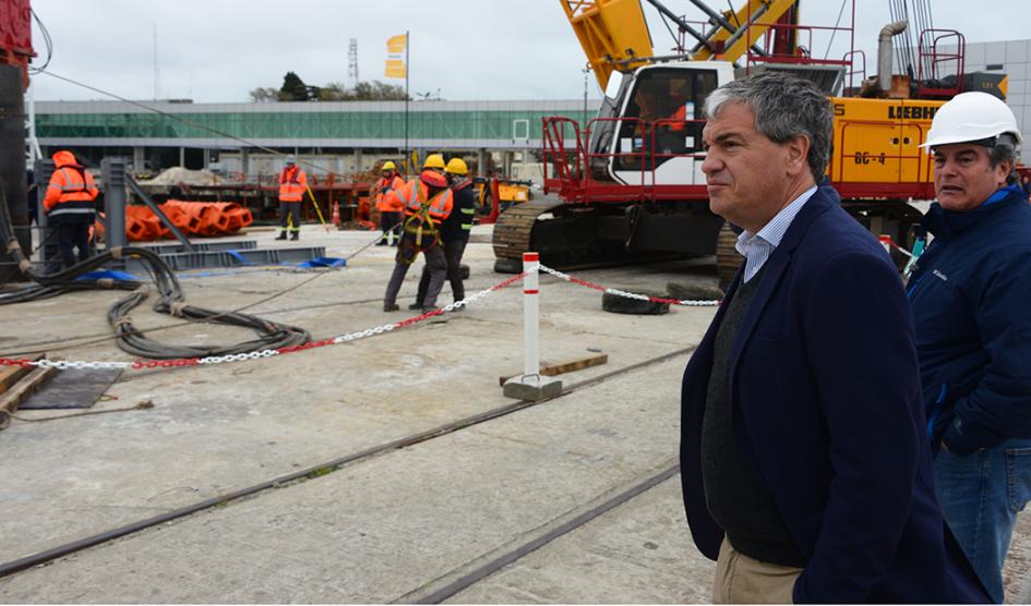 Juan Curbelo en puerto de Colonia