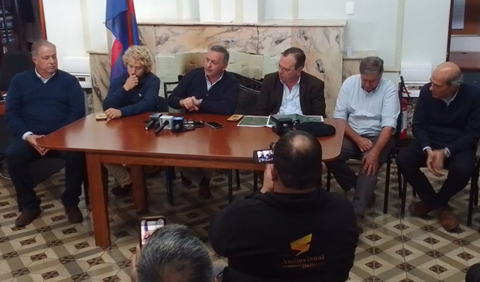 Delgado y autoridades