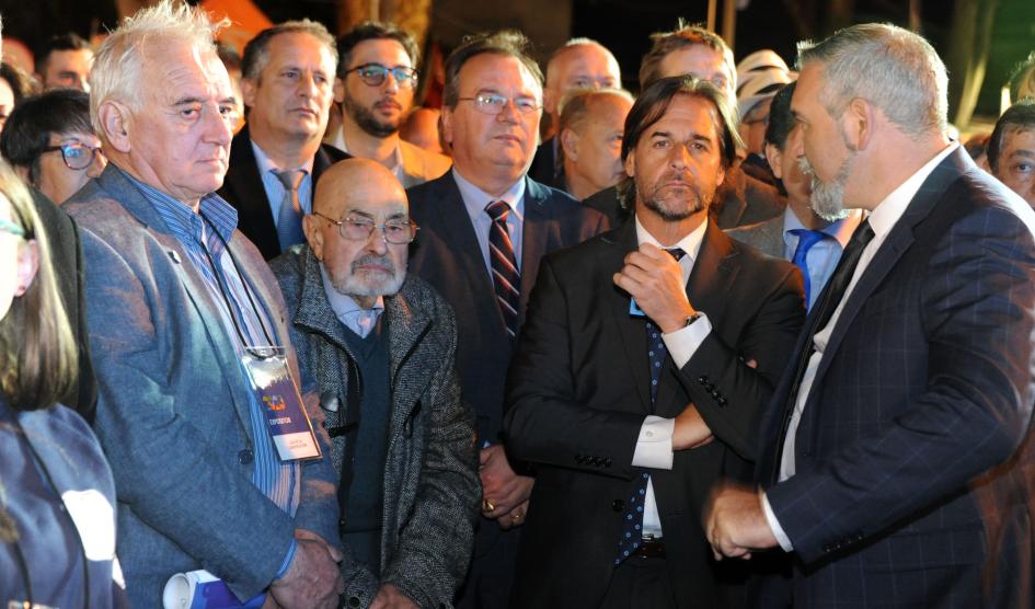 Lacalle Pou y autoridades