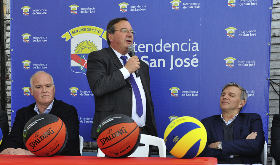 José Luis Falero y autoridades