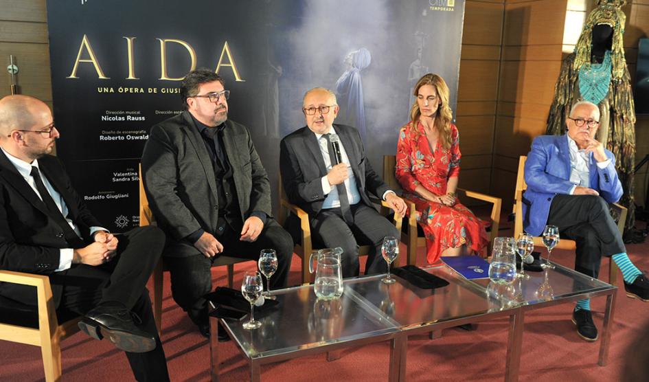 Ministro de Educación y Cultura, Pablo da Silveira, durante su oratoria en el evento de presentación
