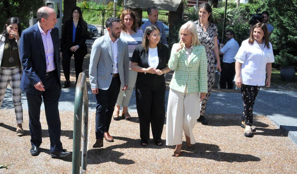 Beatriz Argimón visita Portal Amarillo