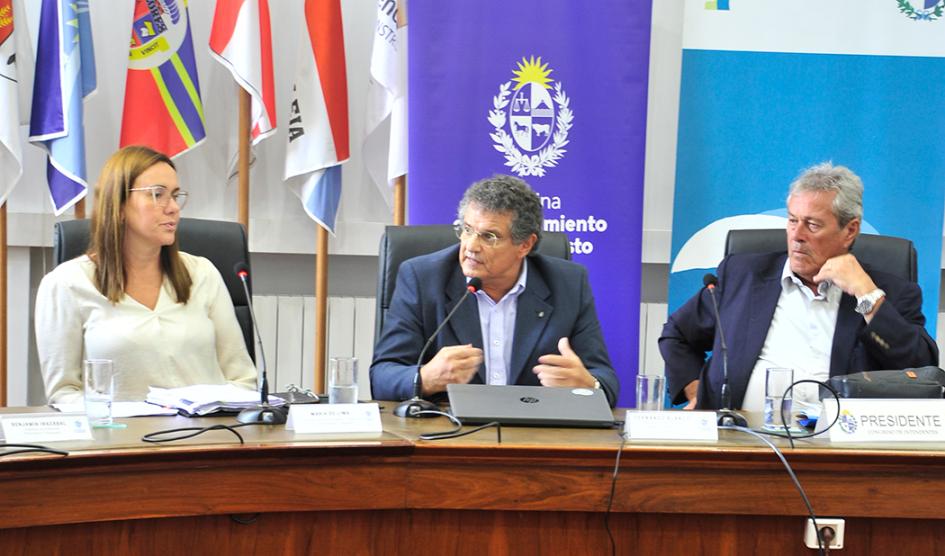 Autoridades de OPP en Congreso e Intendentes