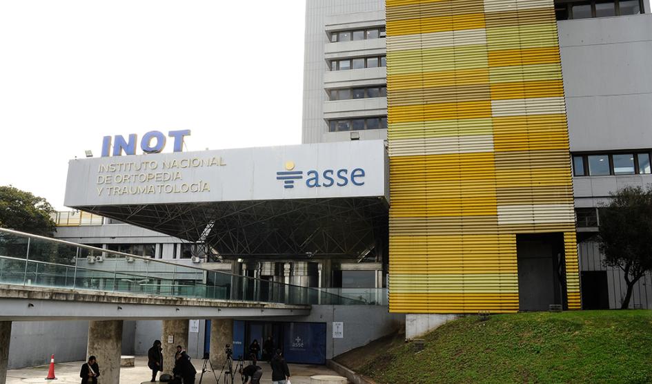 Fachada del edificio de ASSE Fachada del edificio de ASSE