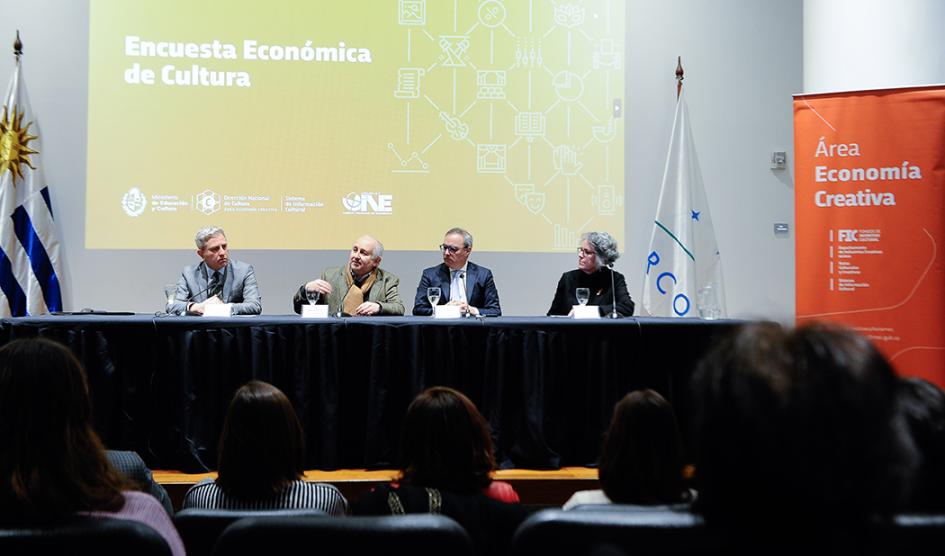 Autoridades del MEC e INE