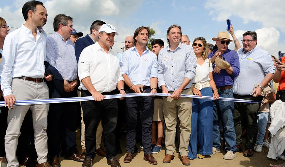 Lacalle Pou y autoridades