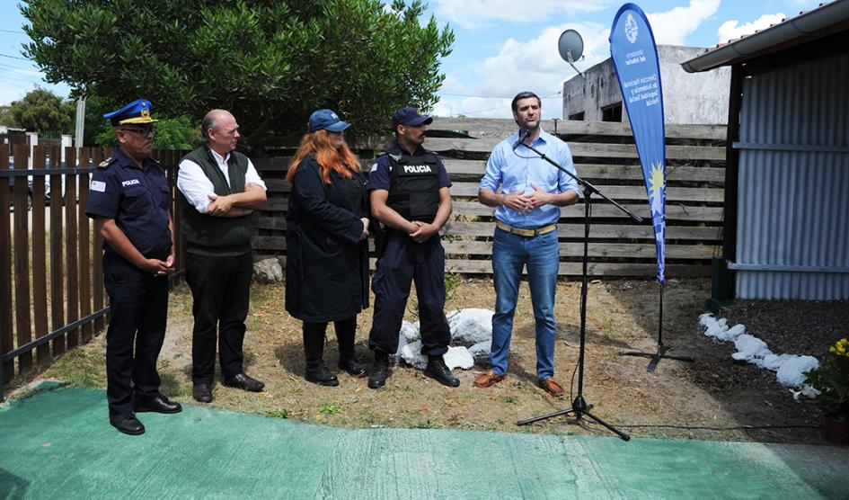 Ministro del Interior, Nicolás Martinelli, durante su oratoria en la entrega de vivienda a funcionario policial Ministro del Interior, Nicolás Martinelli, durante su oratoria en la entrega de vivienda a funcionario policial