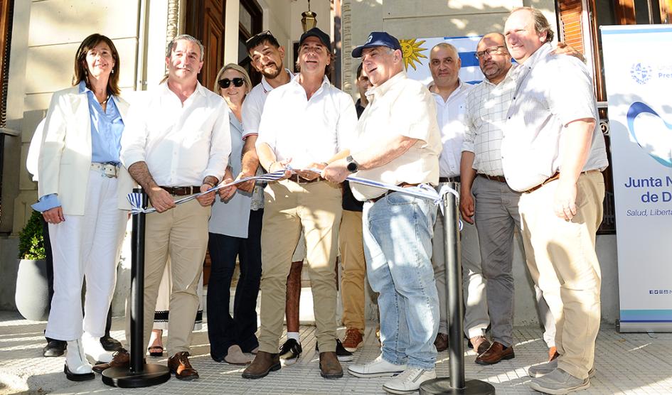 Lacalle Pou inaugura centro residencial para atender adicciones