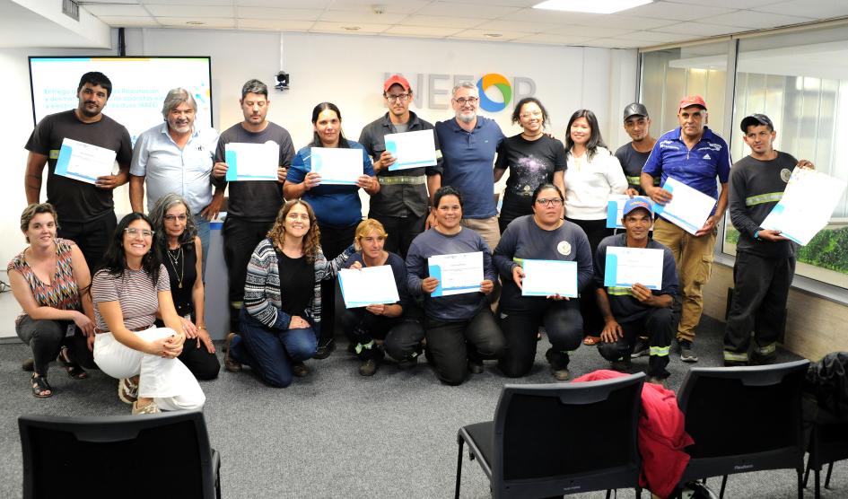 Autoridades y participantes del curso