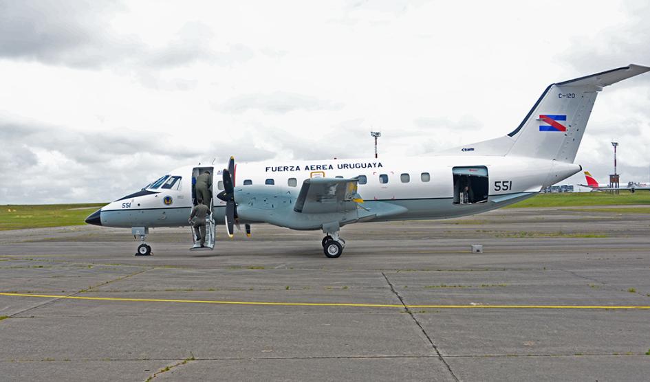 Avión de la FAU
