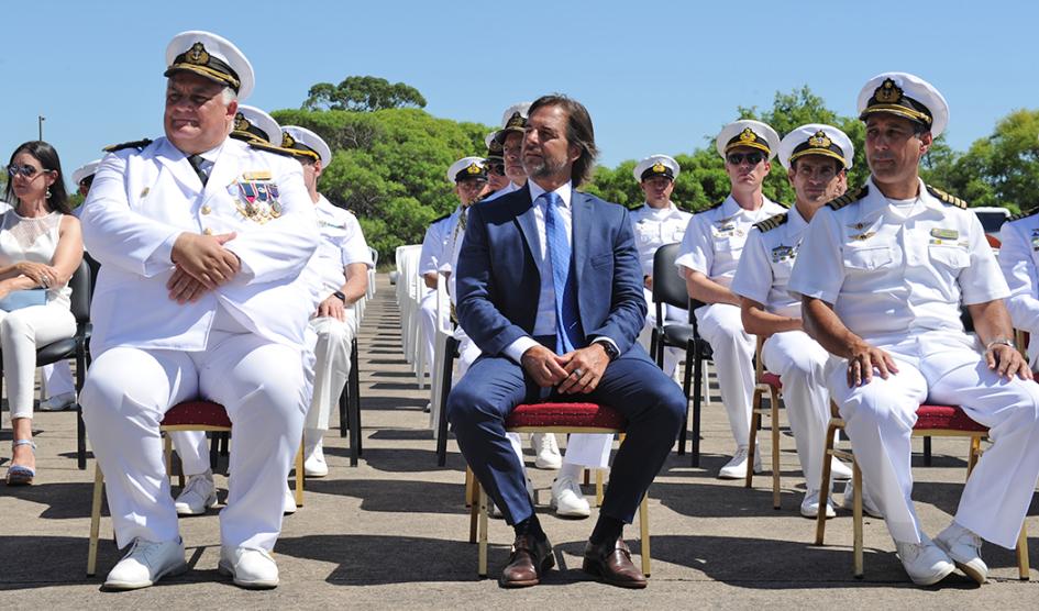 Lacalle Pou en aniversario de Aviación Naval