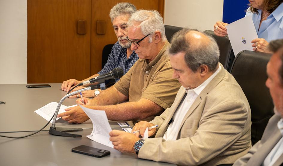 Firma de convenio entre MVOT y Fucvam