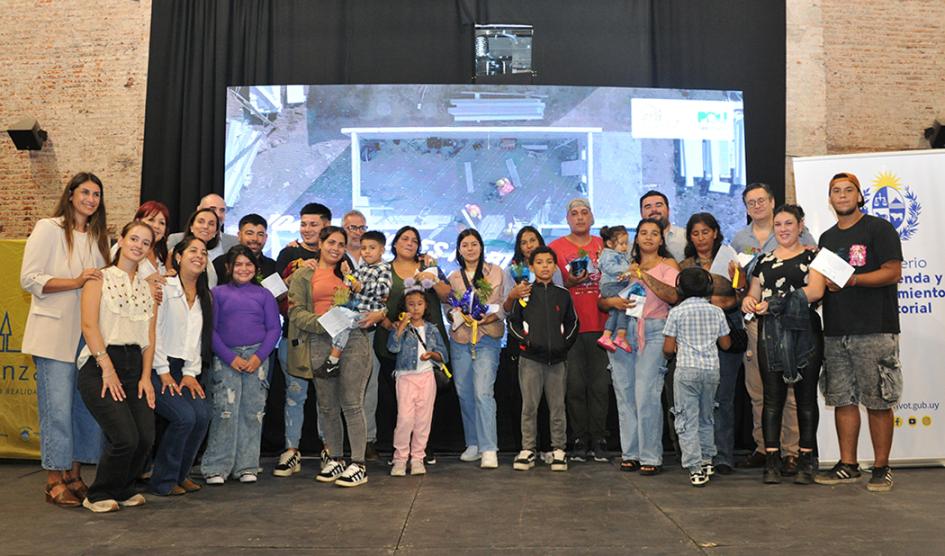 Familias beneficiarias del Plan Avanzar en Paysandú