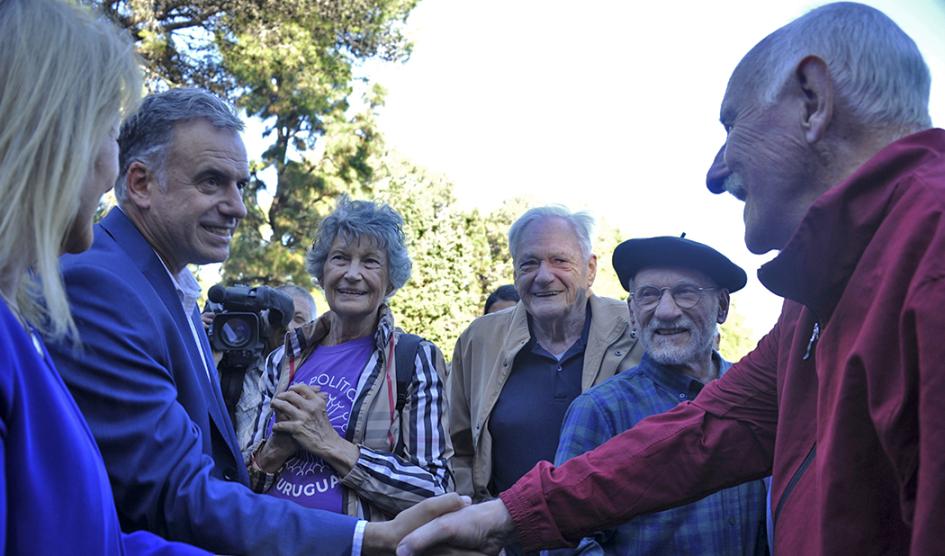 Orsi con ex preso político