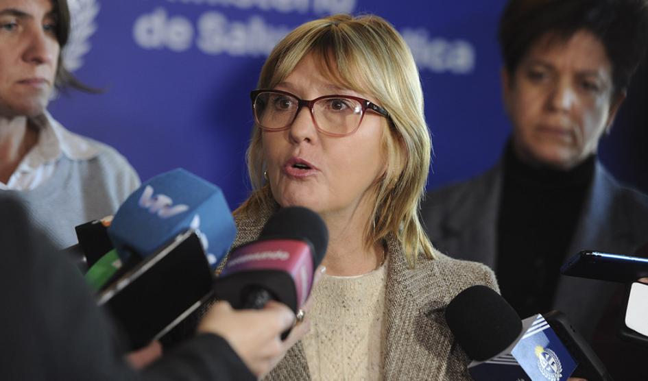 Ministra Cristina Lustemberg durante la conferencia de prensa Ministra Cristina Lustemberg durante la conferencia de prensa