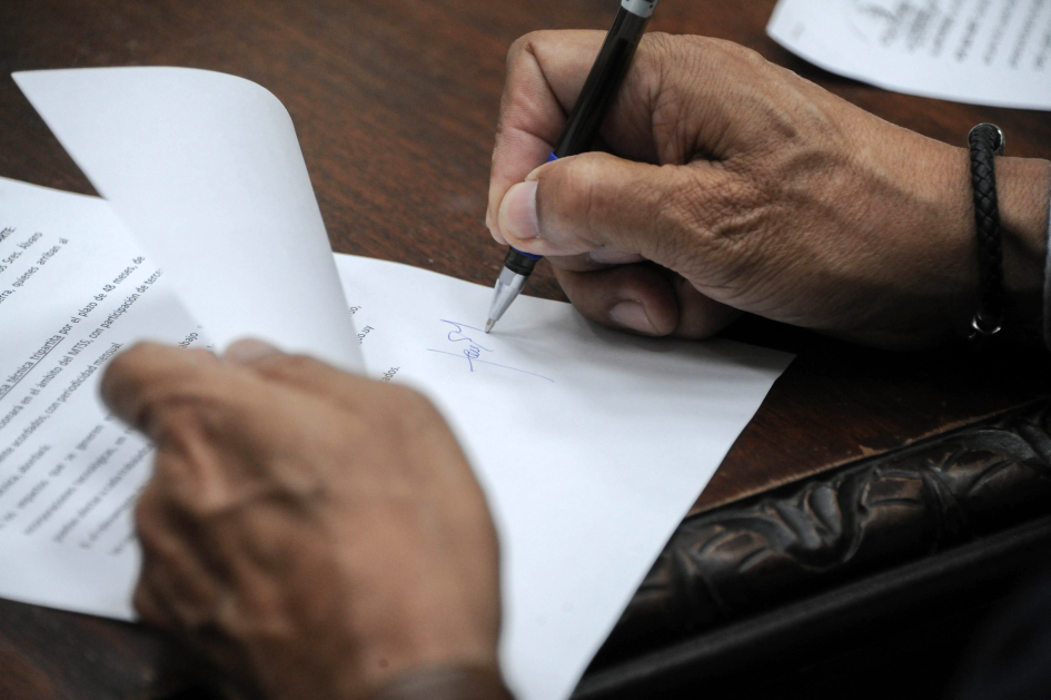 Firma del preacuerdo con el Sindicato Único Portuario y Ramas Afines (Supra) en la sede del Ministerio de Trabajo y Seguridad Social