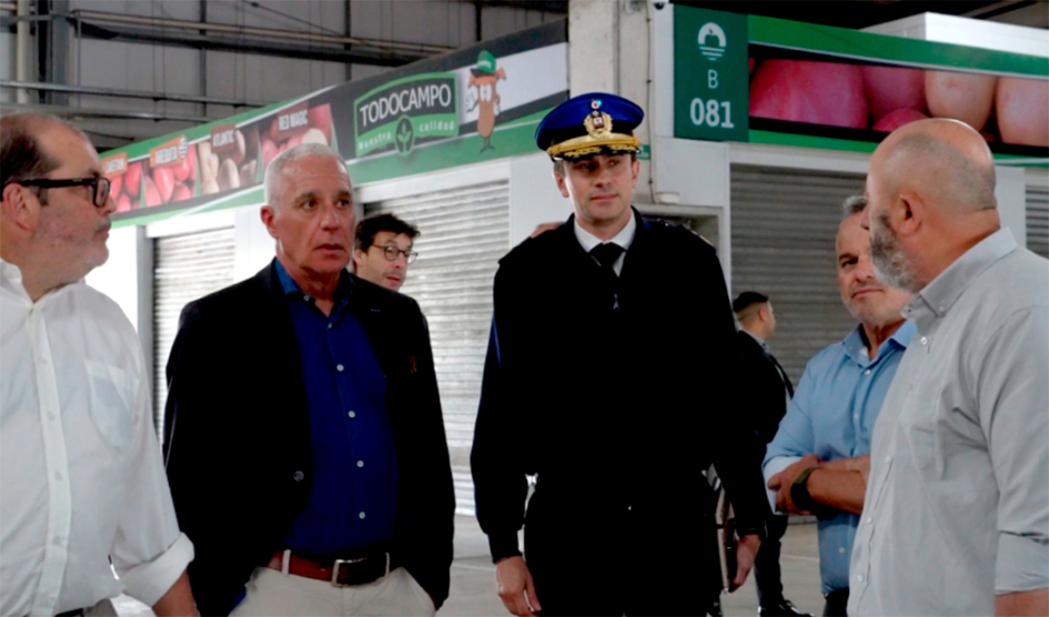 Carlos Negro y autoridades del MI y la UAM