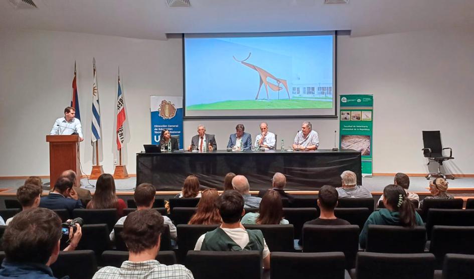 Autoridades de Veterinaria, UTU y UTEC firmando acuerdo